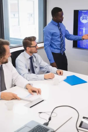 doctor-giving-presentation-team-interim-doctors-_1_